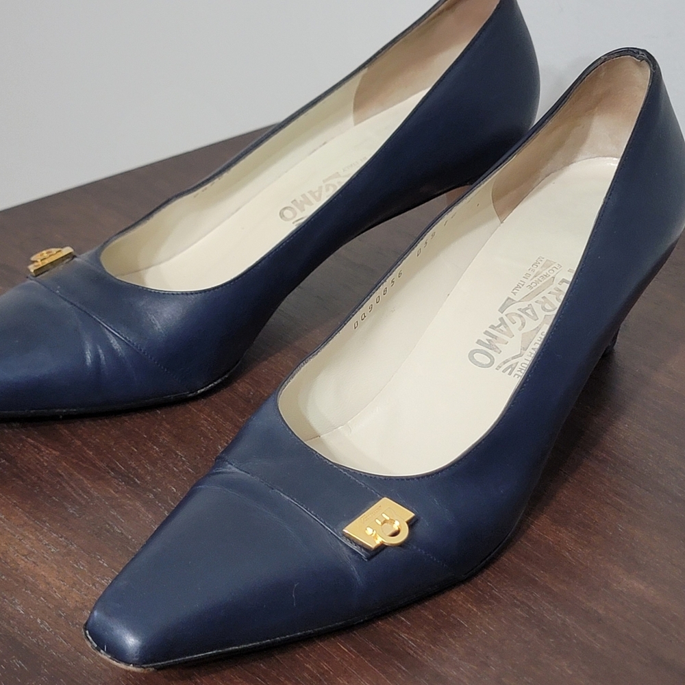 Salvatore Ferragamo Made in Italy Navy Blue Leather Pumps Women's Size 10 2A - Picture 14 of 14
